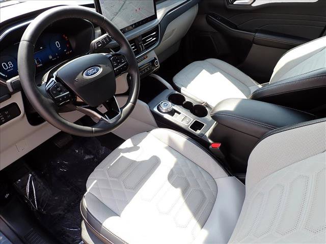 Certified 2023 Ford Escape Platinum w/ Premium Technology Package AWD/4WD image 11