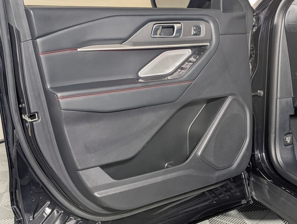 Certified 2025 Ford Explorer ST AWD/4WD image 27