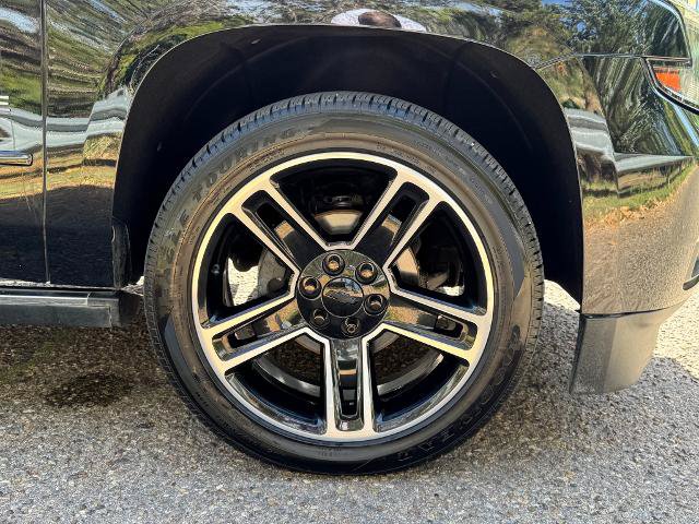 Used 2020 Chevrolet Tahoe Premier w/ Premier 6.2L Value Package AWD/4WD image 4