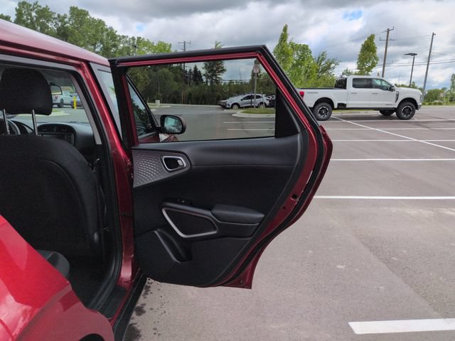 Used 2022 Kia Soul LX FWD image 17
