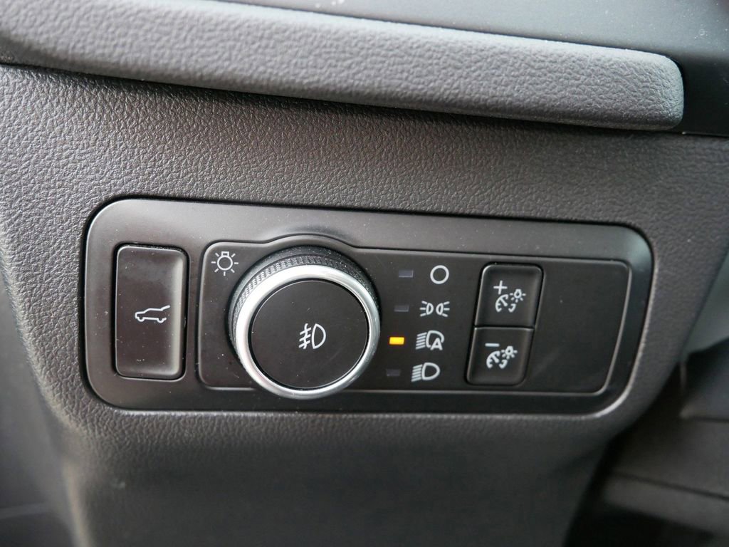 Certified 2025 Ford Escape Platinum AWD/4WD image 15