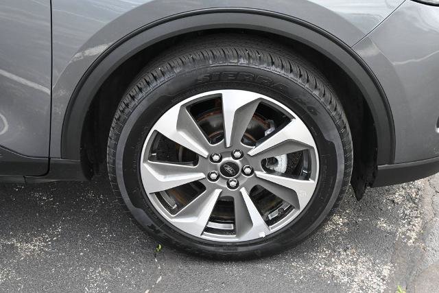 Certified 2024 Ford Escape Platinum AWD/4WD image 17