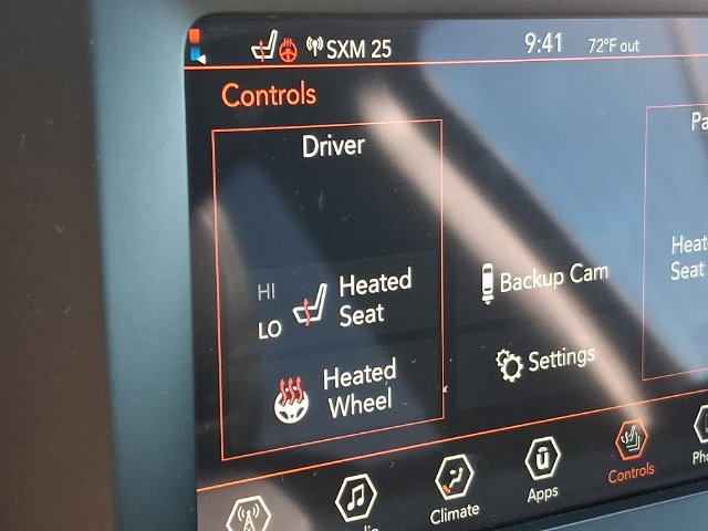 Used 2019 Jeep Cherokee Latitude Plus w/ Cold Weather Group AWD/4WD image 26