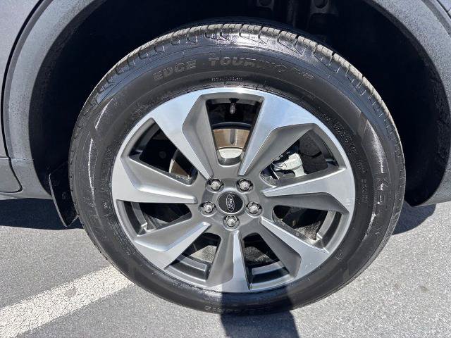 Certified 2025 Ford Escape Platinum AWD/4WD image 13