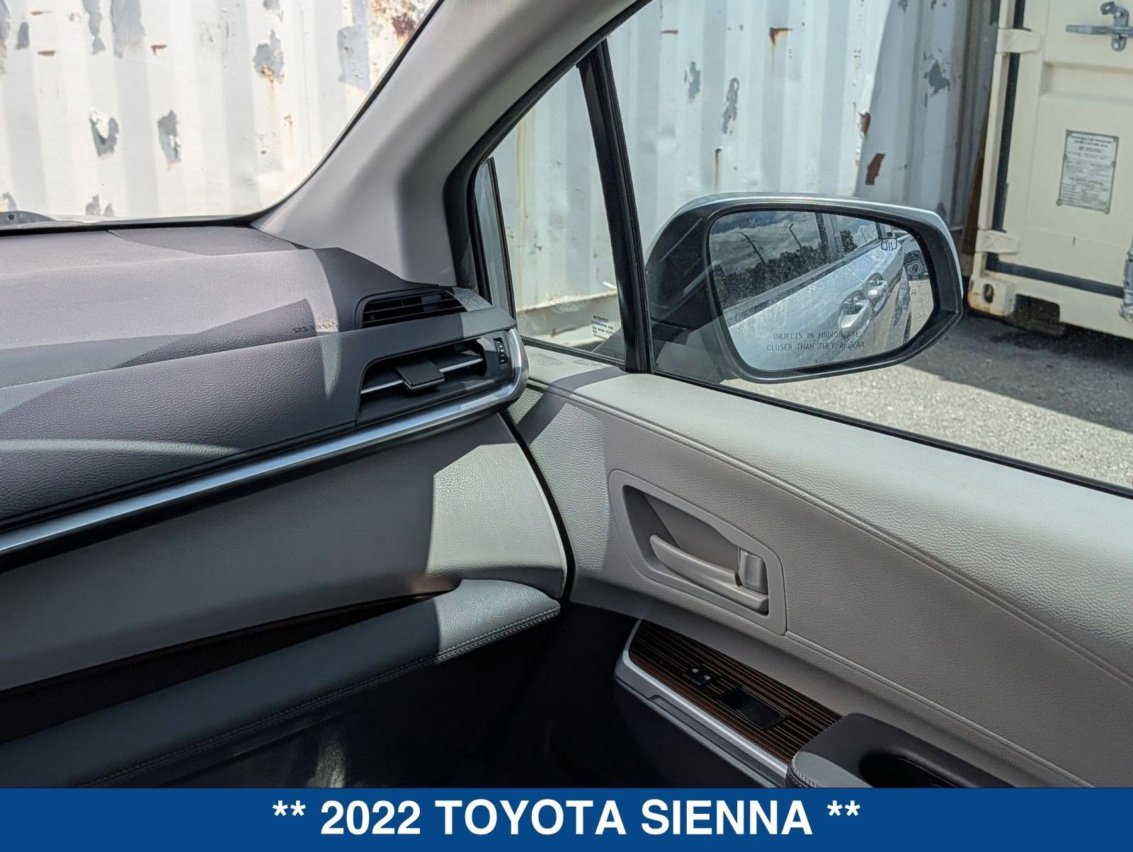 Used 2022 Toyota Sienna LE image 17