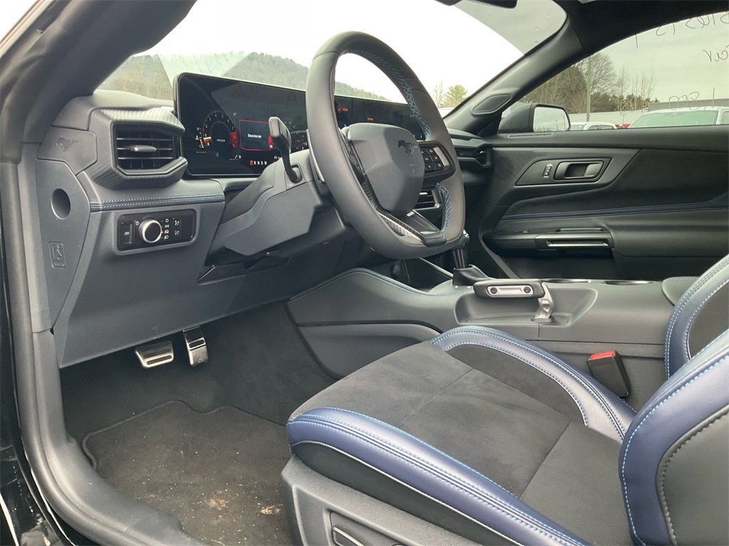 Certified 2025 Ford Mustang Dark Horse w/ Dark Horse Handlin Package image 13