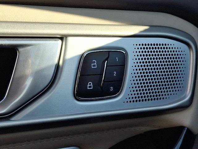 Certified 2023 Ford Explorer Platinum w/ Technology Package image 28