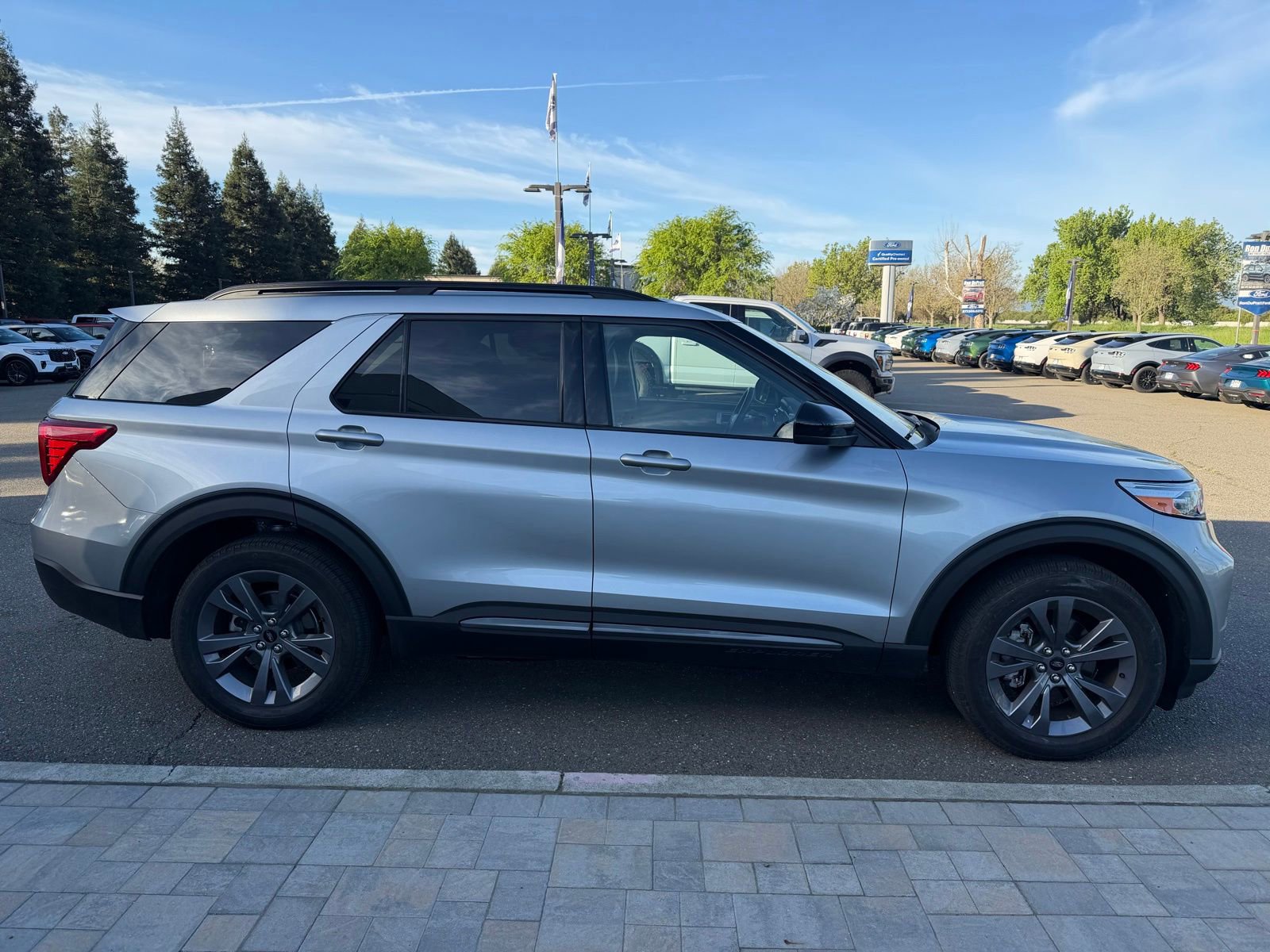 Certified 2023 Ford Explorer XLT w/ Equipment Group 202A image 6