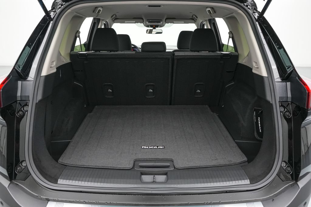 Used 2023 Nissan Rogue SV AWD/4WD image 19