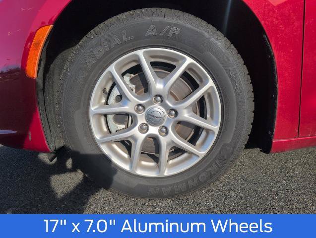 Used 2024 Chrysler Pacifica Touring-L FWD image 14