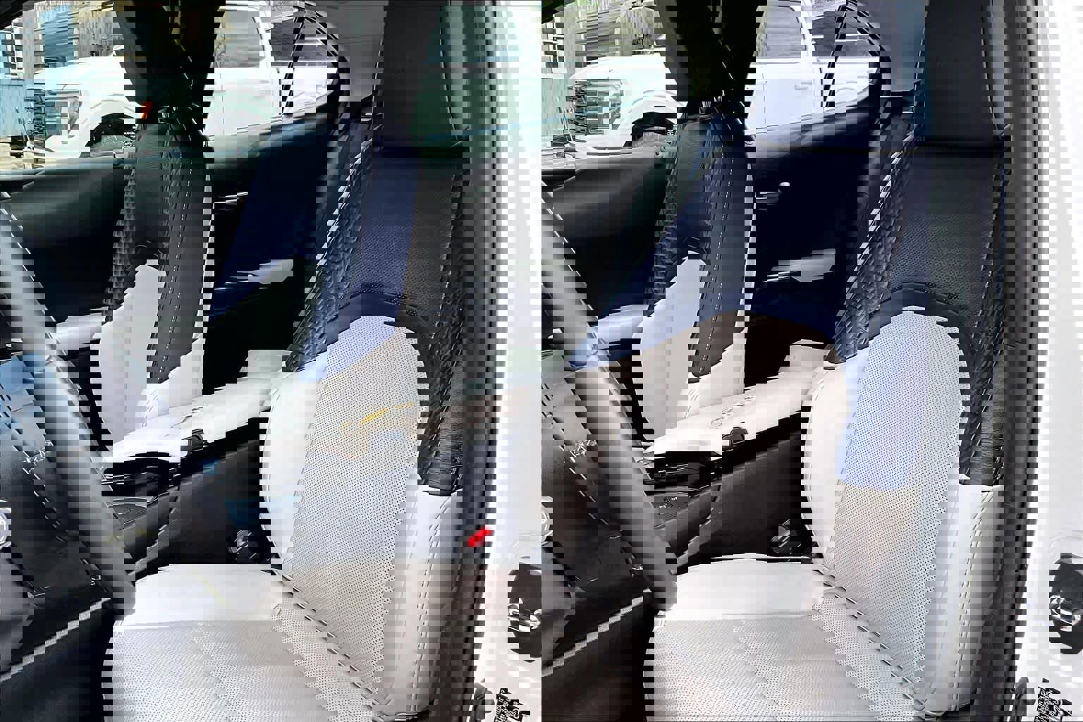 Used 2020 Lexus UX 250h w/ Premium Package image 9