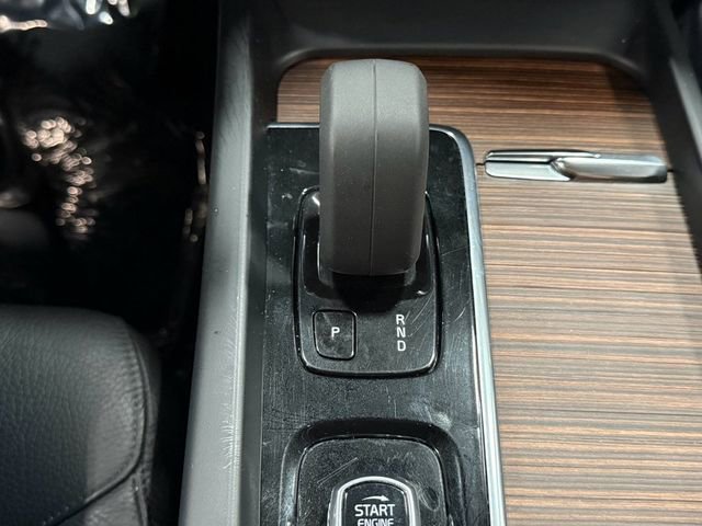 Used 2022 Volvo XC60 B5 Momentum AWD/4WD image 30