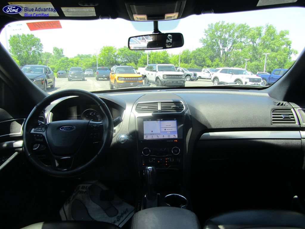 Certified 2019 Ford Explorer XLT w/ Equipment Group 202A AWD/4WD image 18