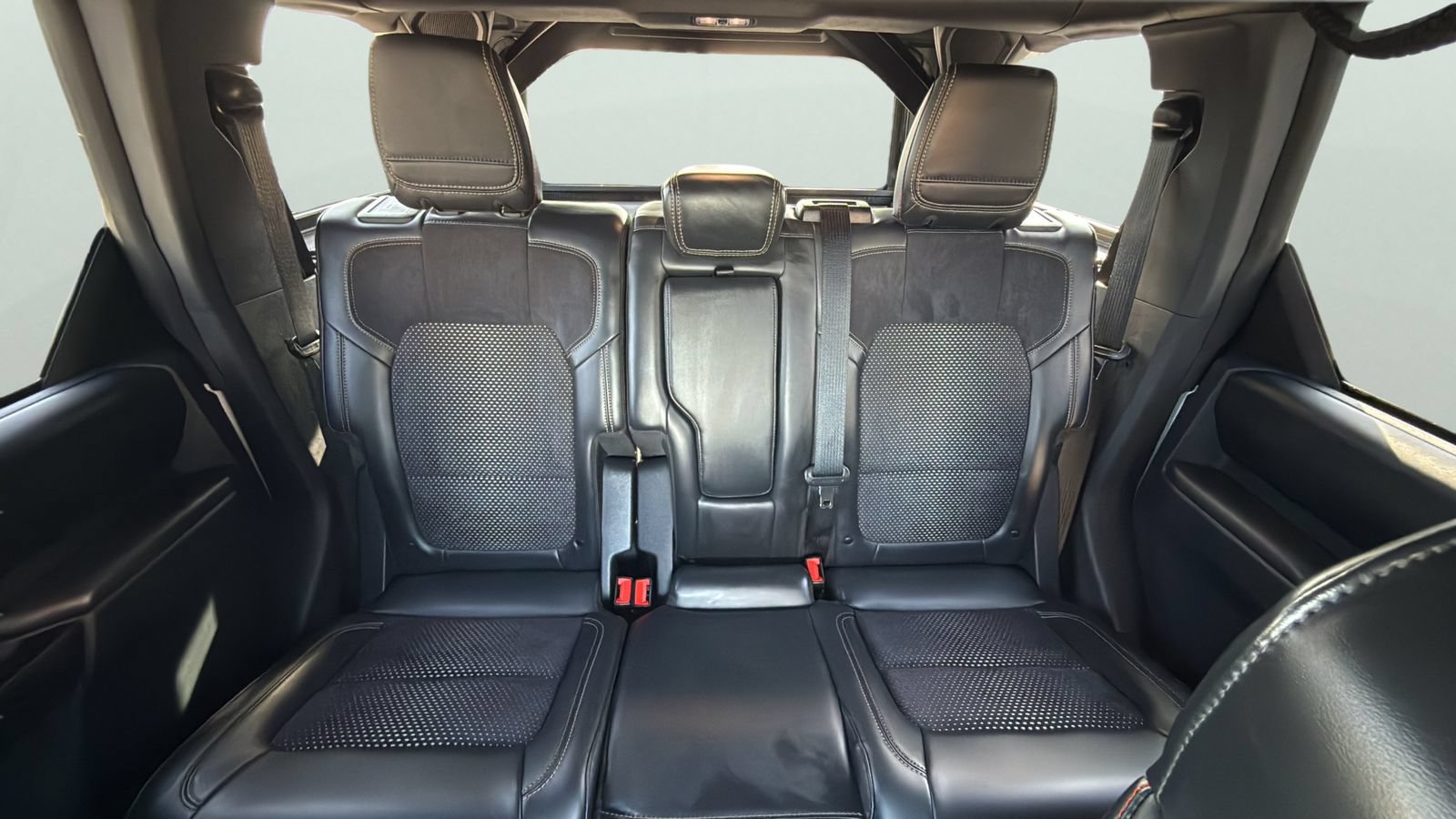 Certified 2024 Ford Bronco Raptor w/ Interior Carbon Fiber Pack 6 AWD/4WD image 26