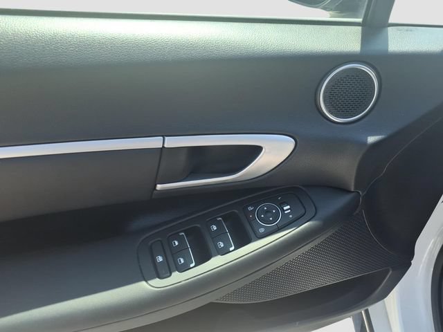Used 2025 Hyundai Sonata SEL FWD image 13