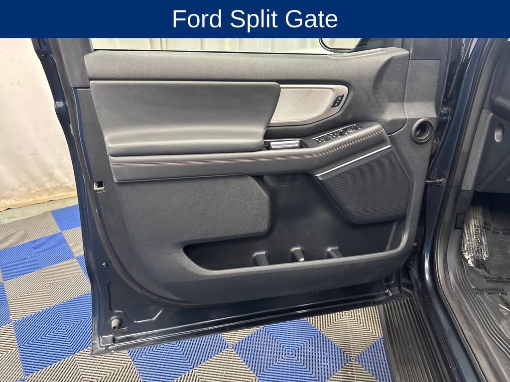 Certified 2025 Ford Expedition Active AWD/4WD image 11