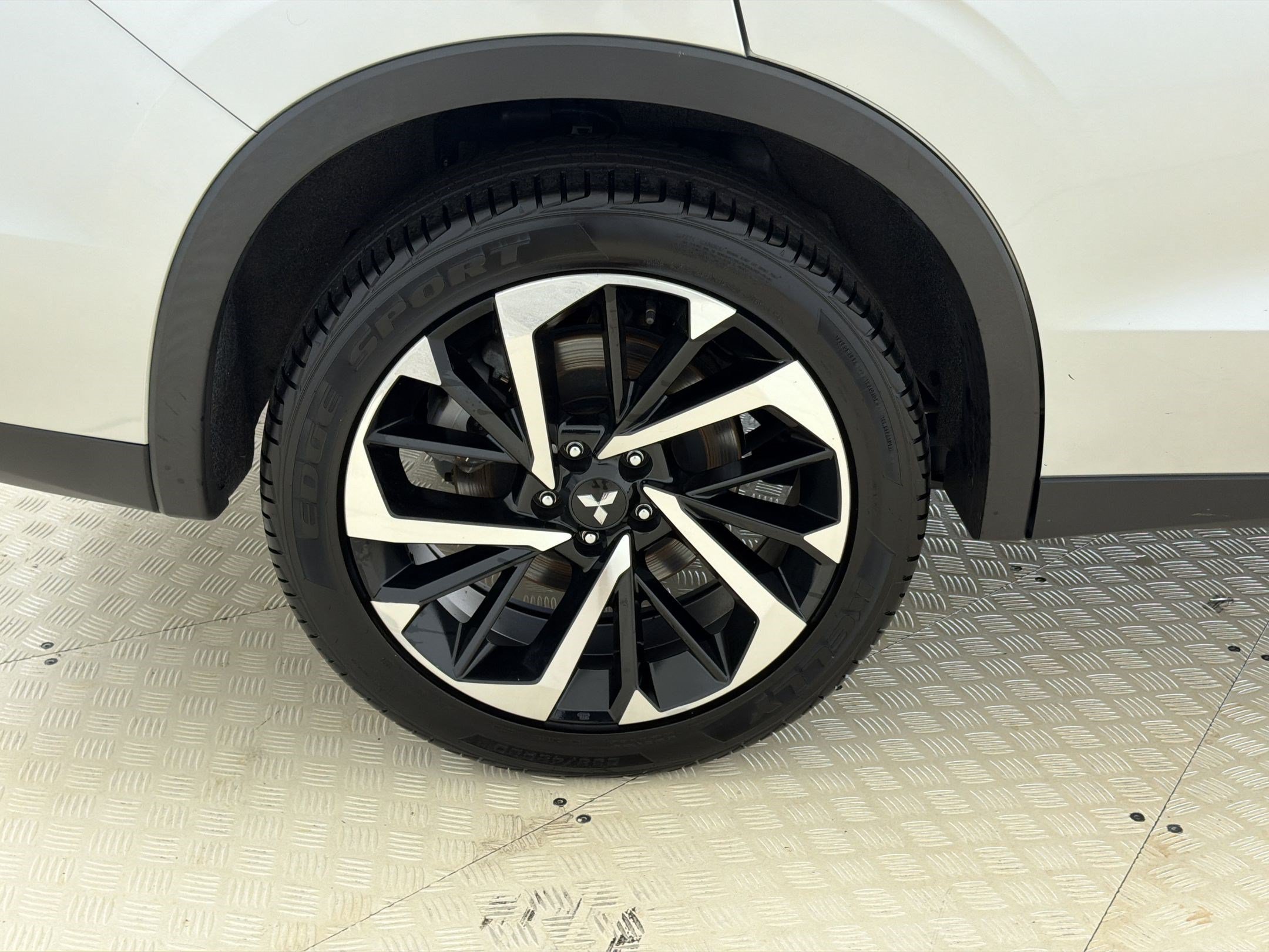 Used 2024 Mitsubishi Outlander SE FWD image 12