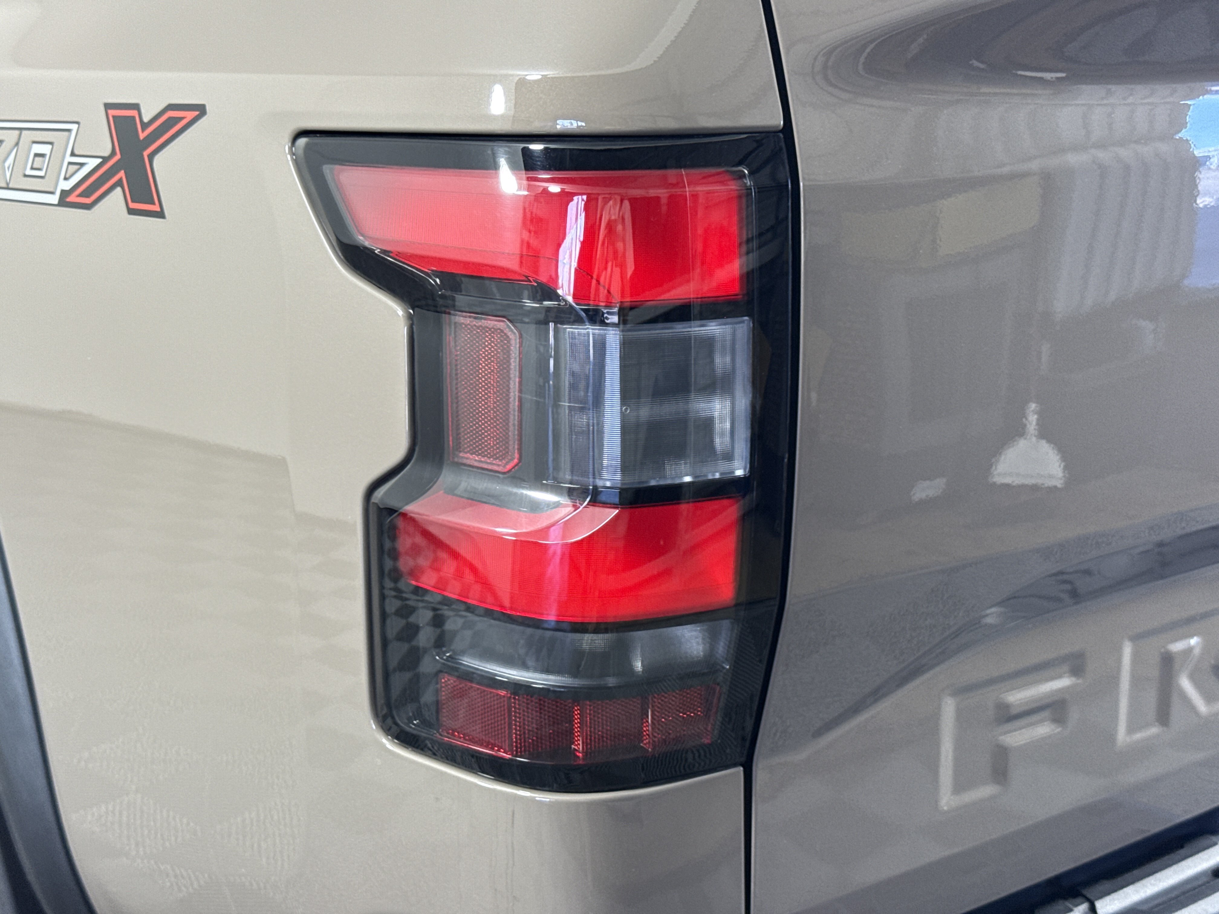 Used 2023 Nissan Frontier Pro-X w/ Pro-X Premium Package RWD image 9