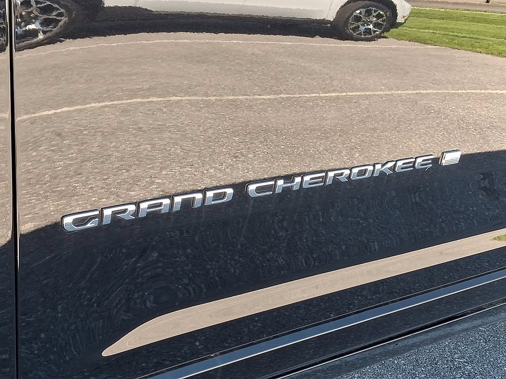 Used 2024 Jeep Grand Cherokee Overland w/ Trailer Tow Package AWD/4WD image 33