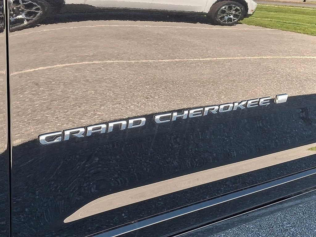 Used 2024 Jeep Grand Cherokee Overland w/ Trailer Tow Package AWD/4WD image 33
