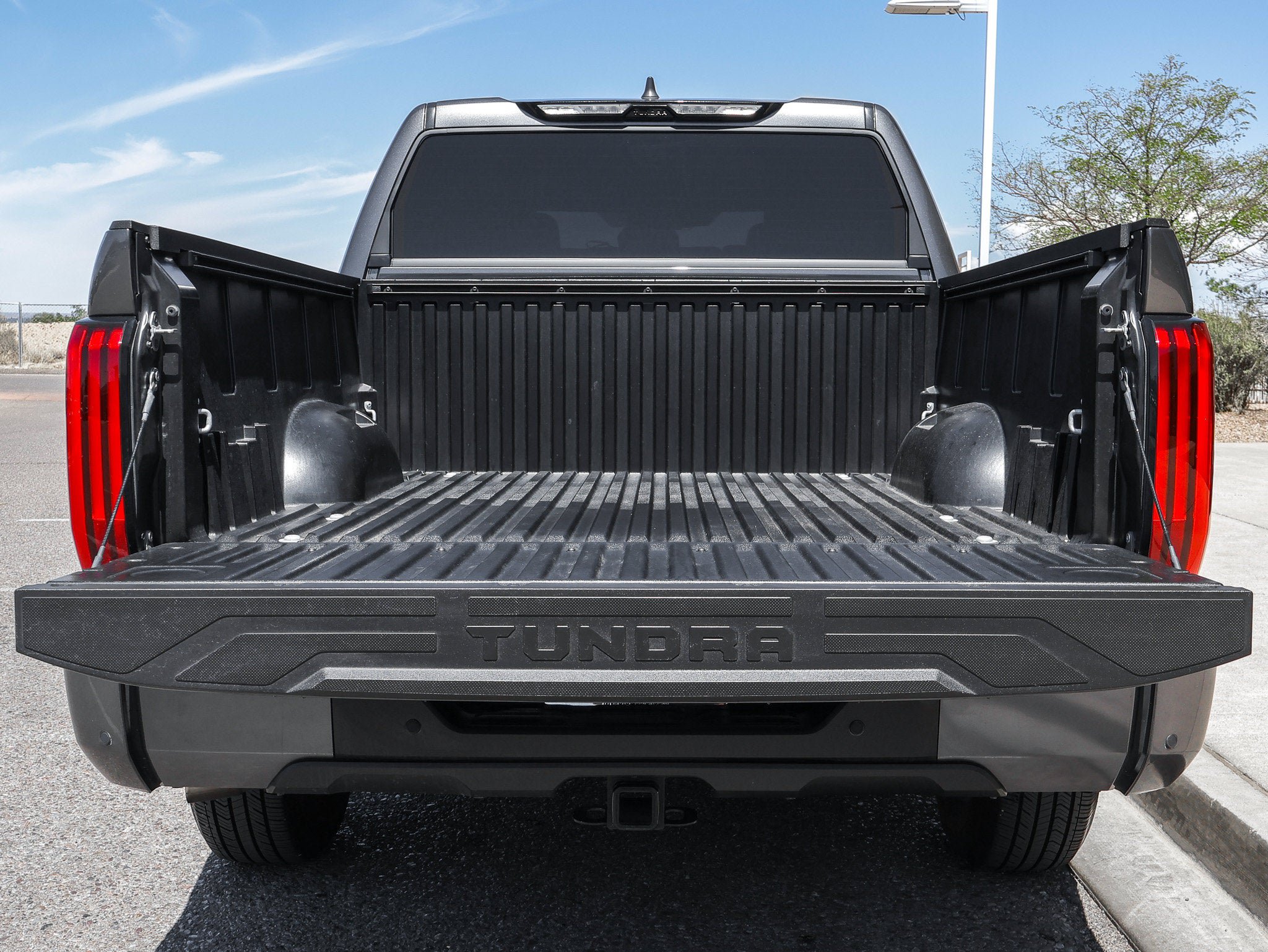 Used 2025 Toyota Tundra SR5 w/ SR5 Convenience Package AWD/4WD image 19