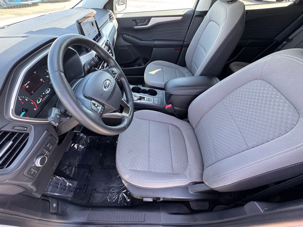 Certified 2022 Ford Escape SE w/ SE Sport Appearance Package image 18