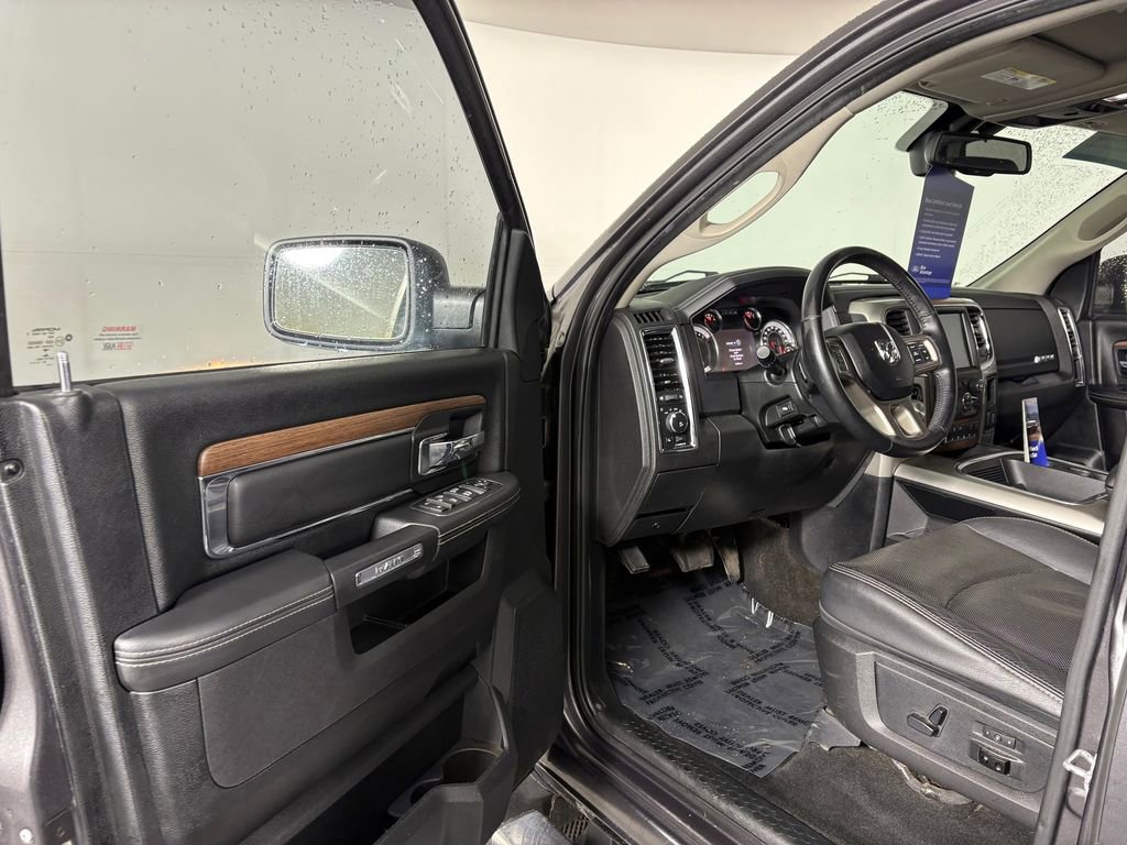 Used 2017 RAM 1500 Laramie w/ Convenience Group AWD/4WD image 11