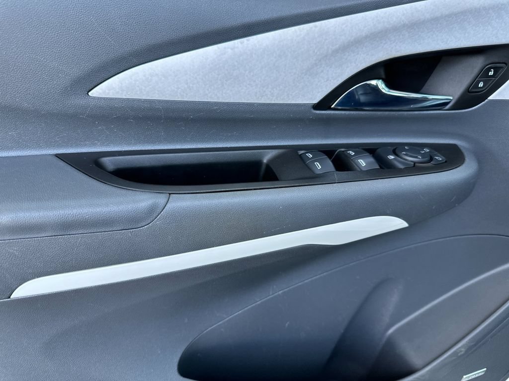Used 2017 Chevrolet Bolt Premier FWD image 10