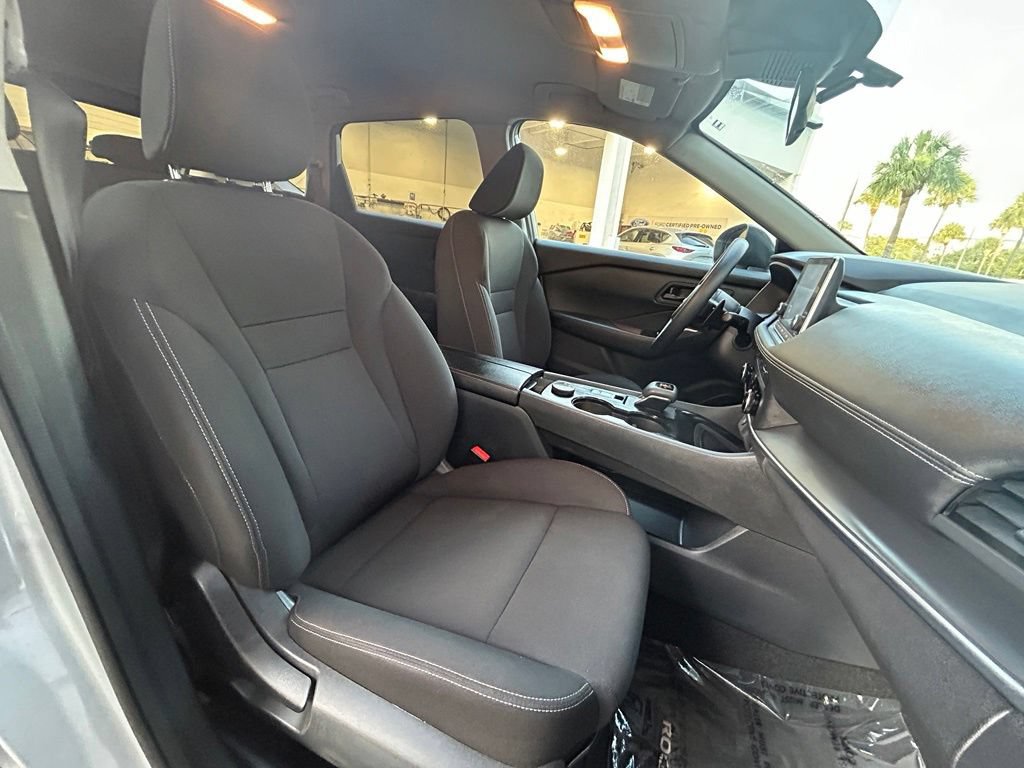 Used 2024 Nissan Rogue S AWD/4WD image 26