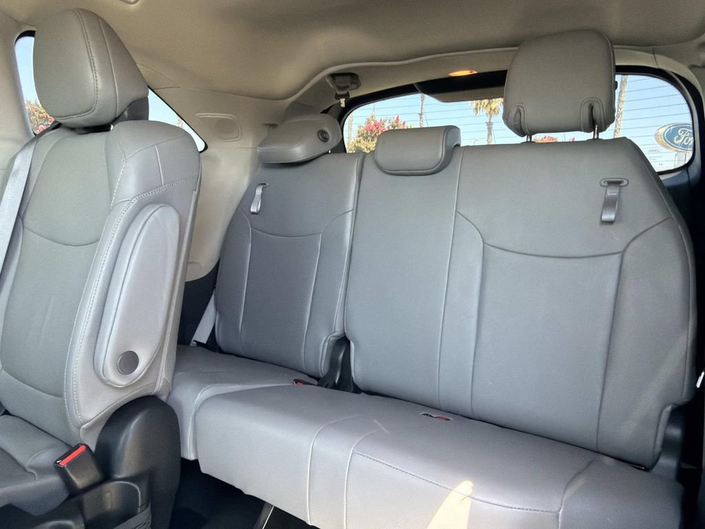 Used 2022 Toyota Sienna Limited AWD/4WD image 21