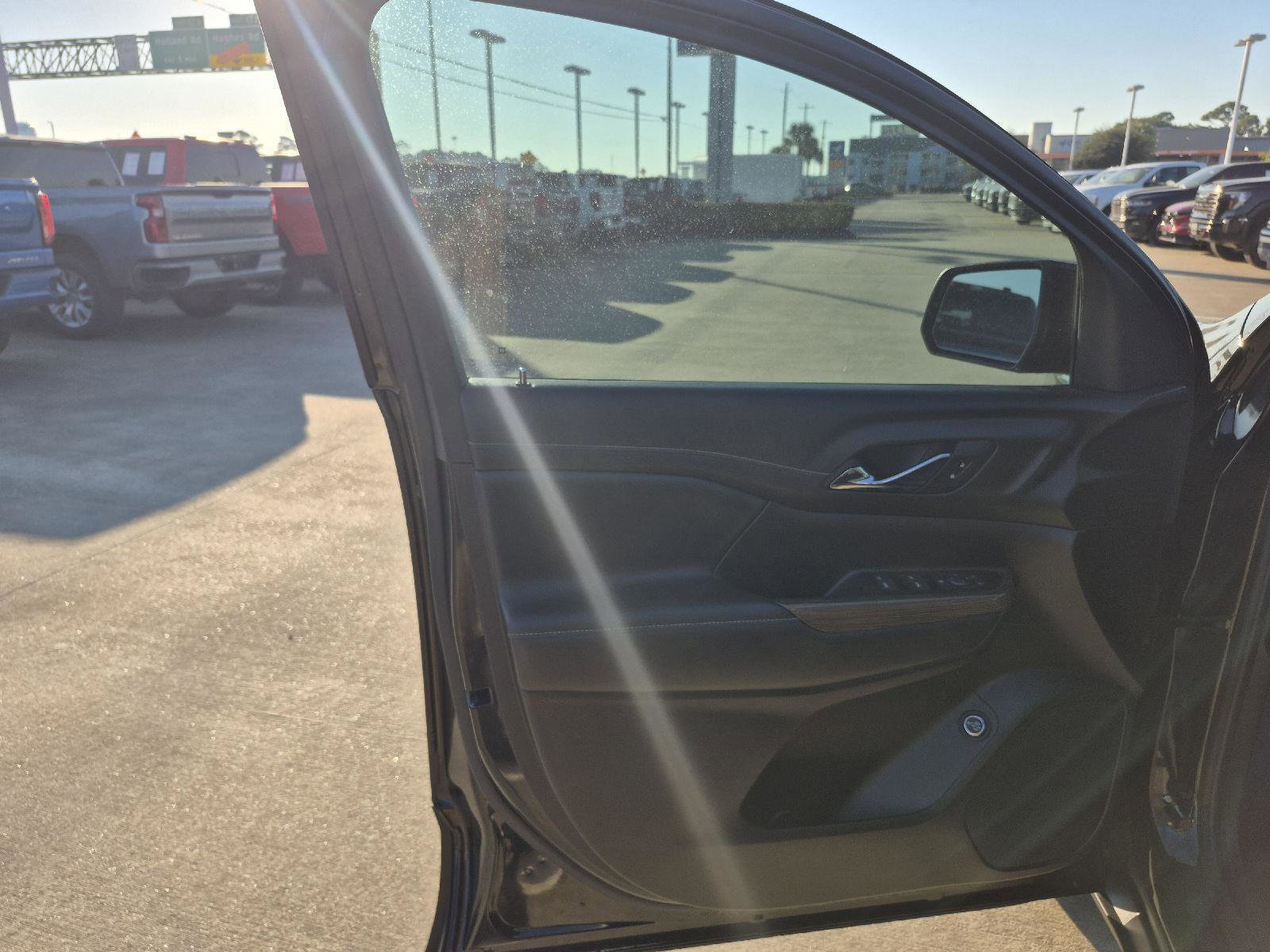 Used 2023 GMC Acadia SLE w/ Driver Convenience Package image 19