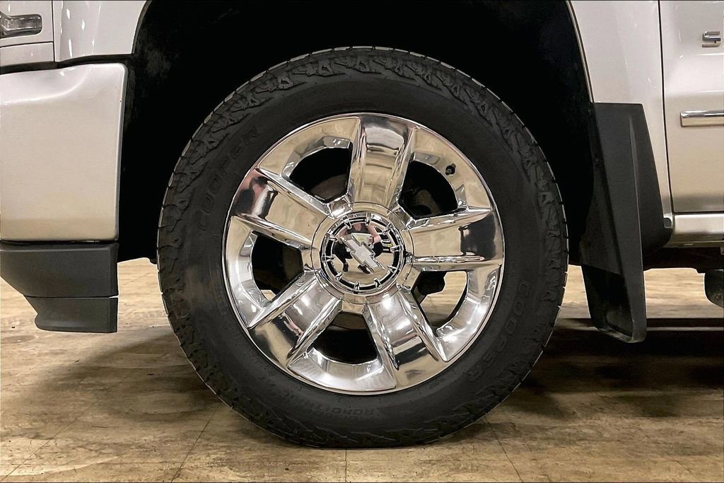 Used 2018 Chevrolet Silverado 1500 LTZ Z71 w/ LTZ Plus Package AWD/4WD image 9