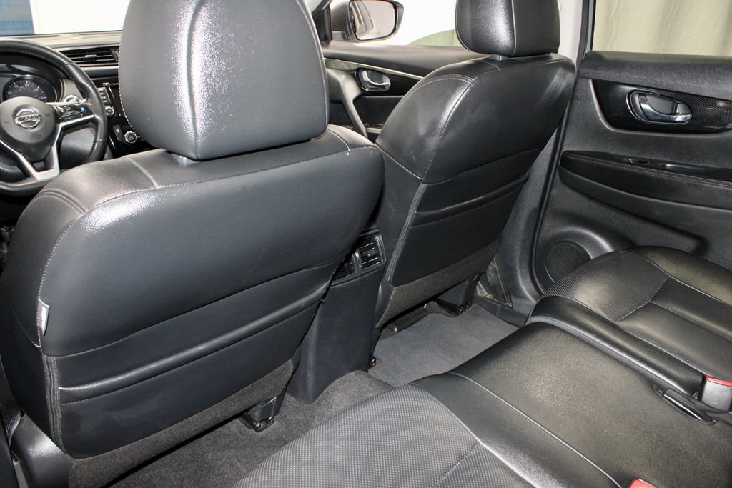 Used 2020 Nissan Rogue SL FWD image 22