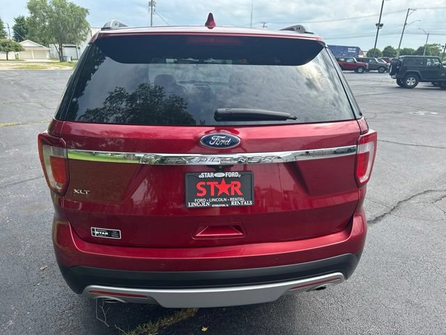 Certified 2017 Ford Explorer XLT FWD image 4