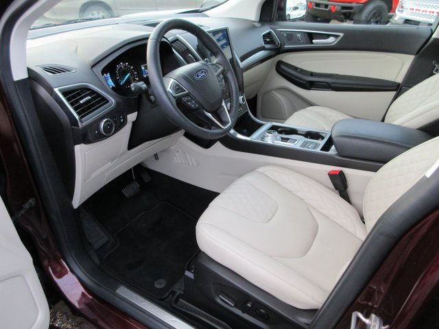 Certified 2024 Ford Edge Titanium AWD/4WD image 3