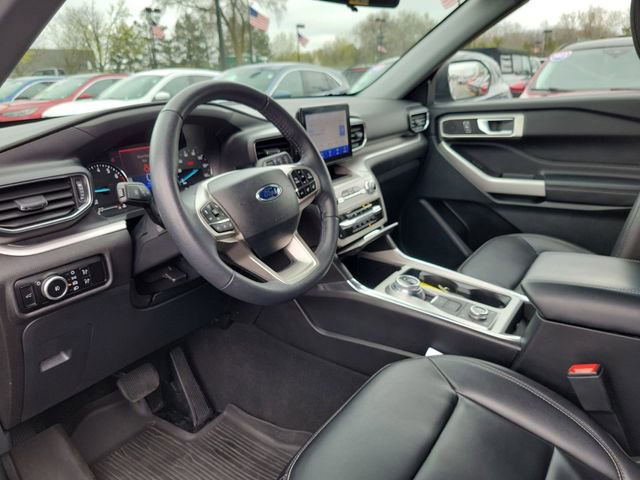 Certified 2024 Ford Explorer XLT w/ Equipment Group 202A image 15