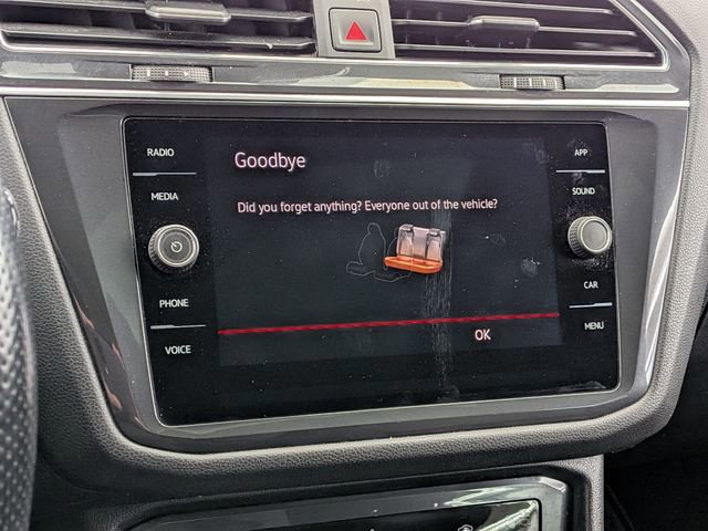 Used 2022 Volkswagen Tiguan SE R-Line image 36