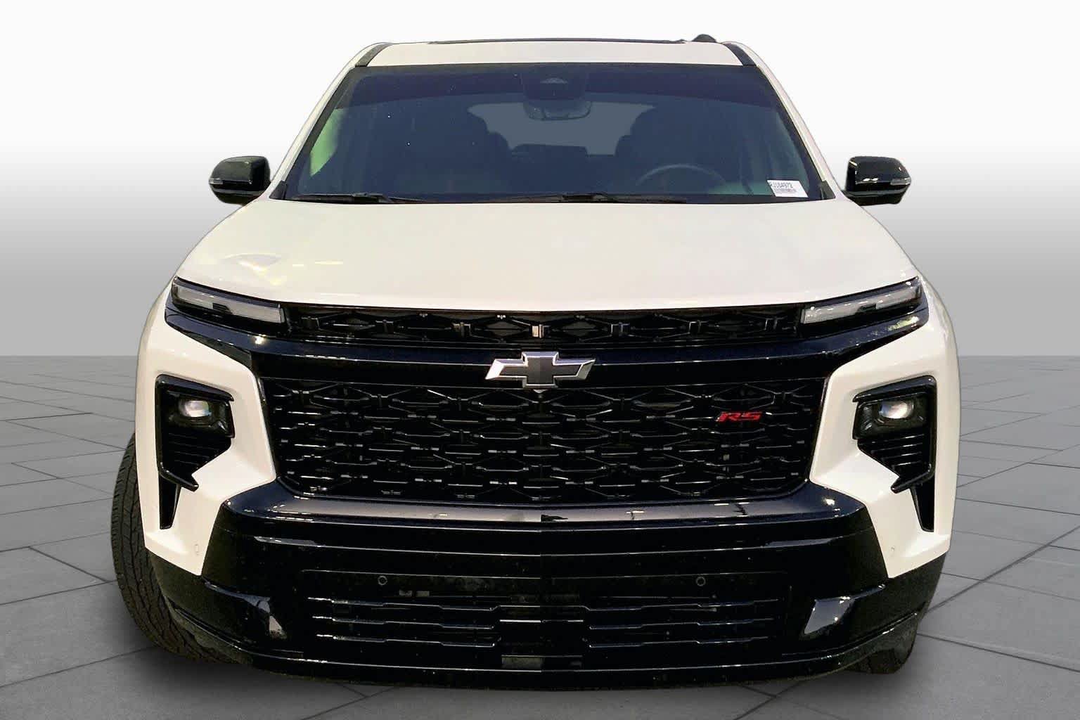 Used 2024 Chevrolet Traverse RS FWD image 4