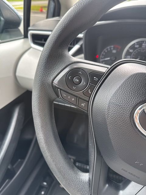 Used 2020 Toyota Corolla LE FWD image 23
