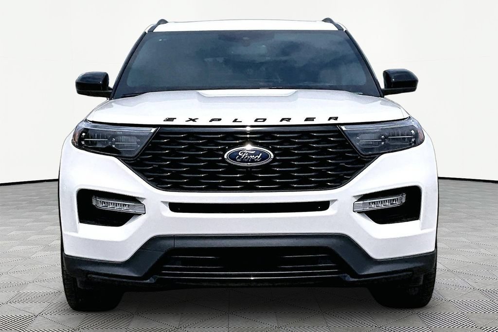 Certified 2024 Ford Explorer ST-Line w/ Class IV Trailer Tow Package AWD/4WD image 3