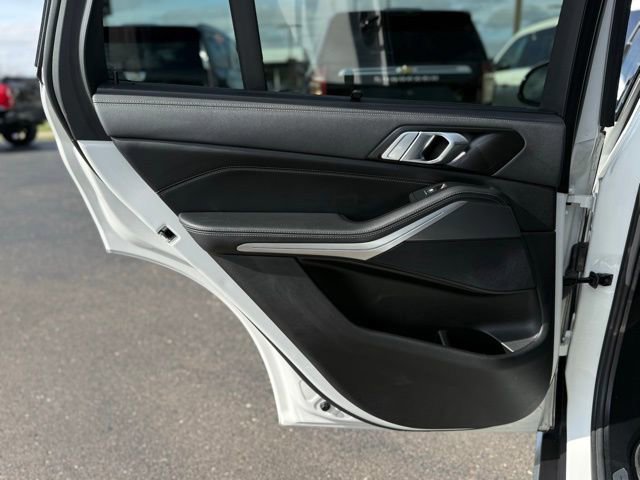 Used 2023 BMW X5 xDrive40i AWD/4WD image 33