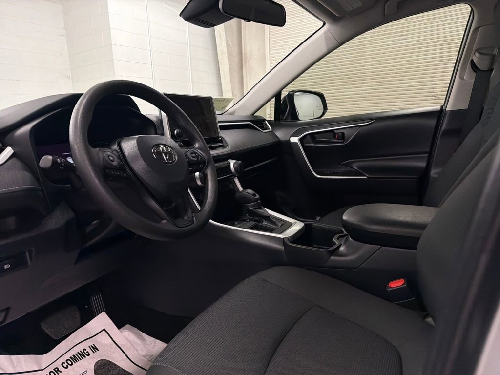 Used 2024 Toyota RAV4 LE image 5