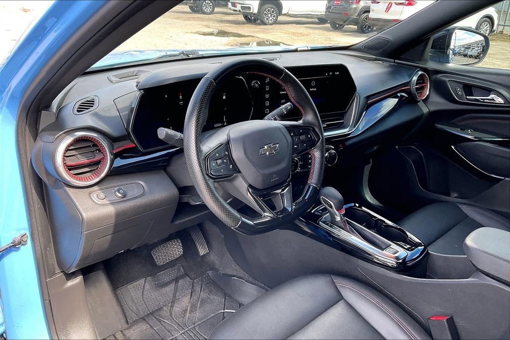 Used 2024 Chevrolet Trax RS w/ Driver Confidence Package image 14