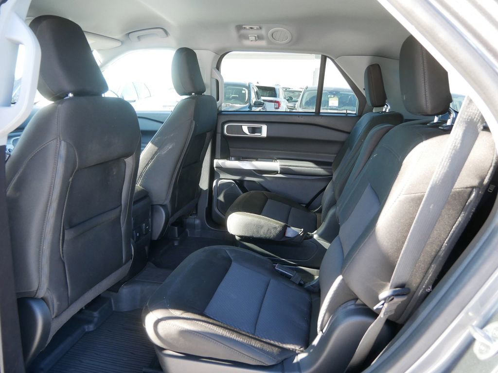 Certified 2022 Ford Explorer XLT w/ Class IV Trailer Tow Package image 15