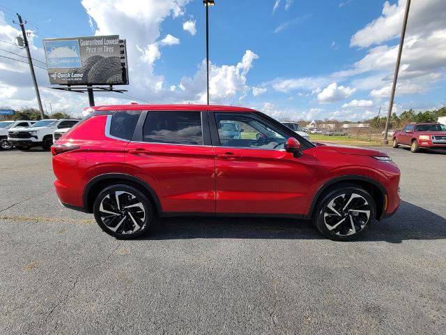 Used 2023 Mitsubishi Outlander SE image 7