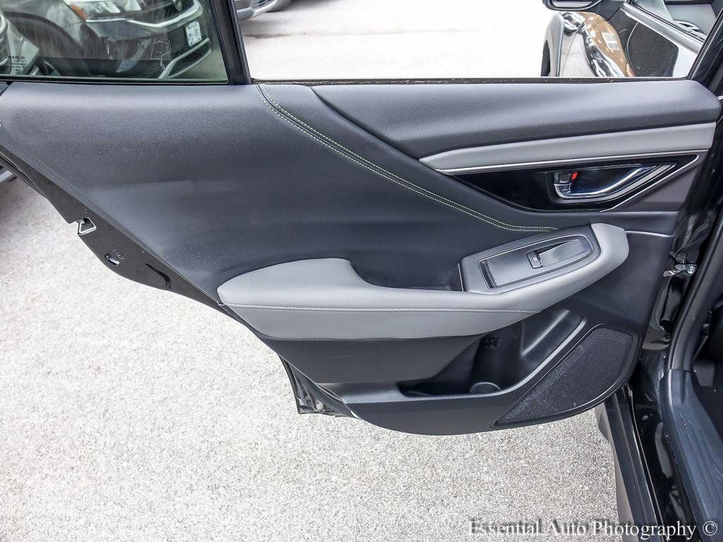 Used 2025 Subaru Outback Onyx Edition AWD/4WD image 20