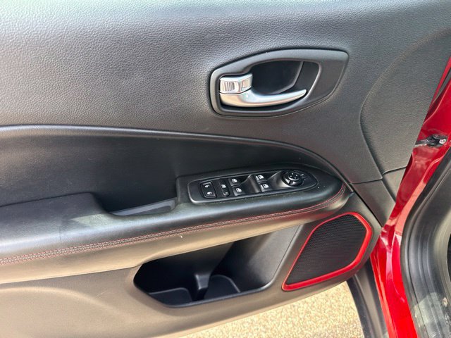 Used 2020 Jeep Compass Trailhawk AWD/4WD image 14