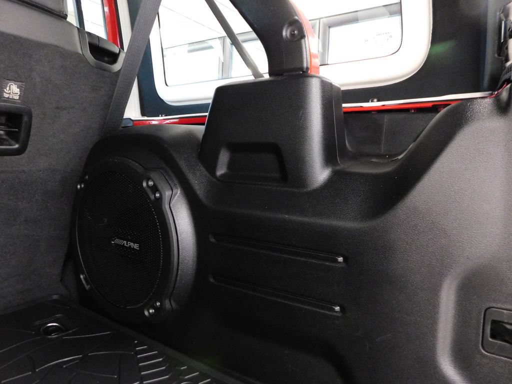 Used 2020 Jeep Wrangler Unlimited Rubicon w/ Dual Top Group AWD/4WD image 40