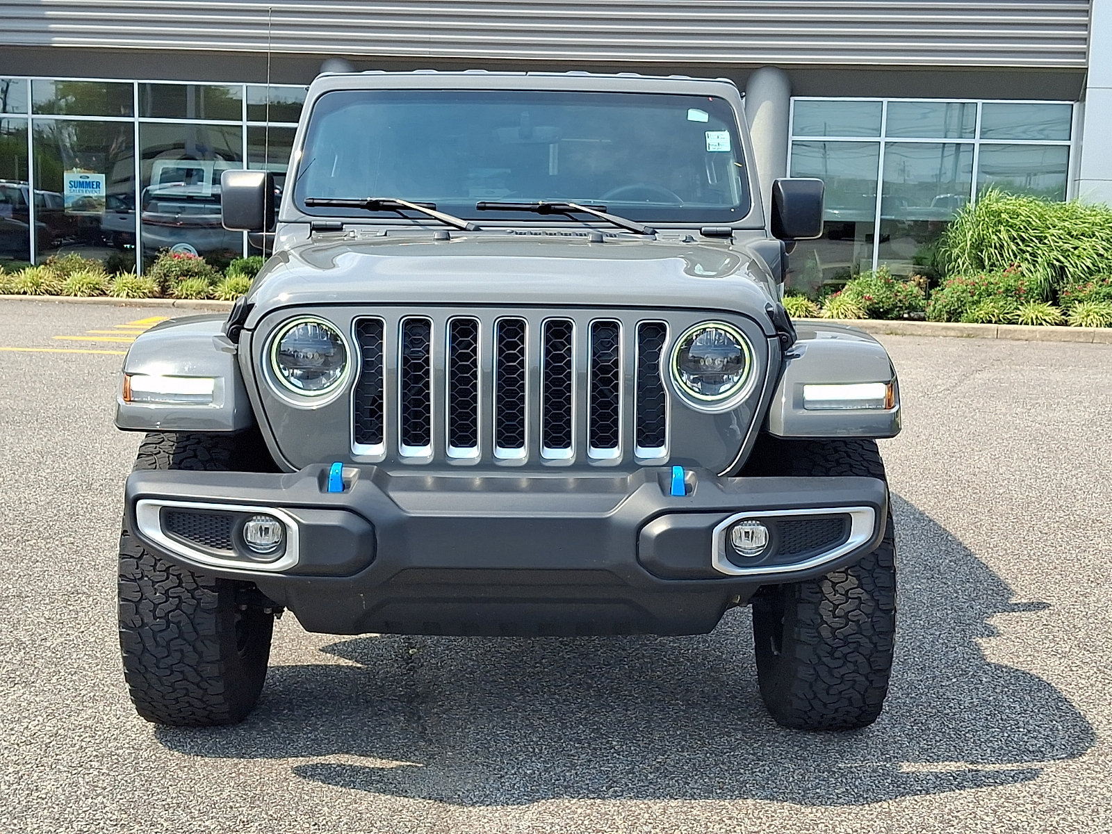 Used 2023 Jeep Wrangler Unlimited Sahara w/ Cold Weather Group AWD/4WD image 3