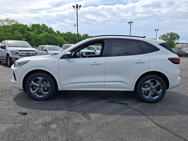 Certified 2024 Ford Escape ST-Line w/ Tech Pack #1 AWD/4WD image 4